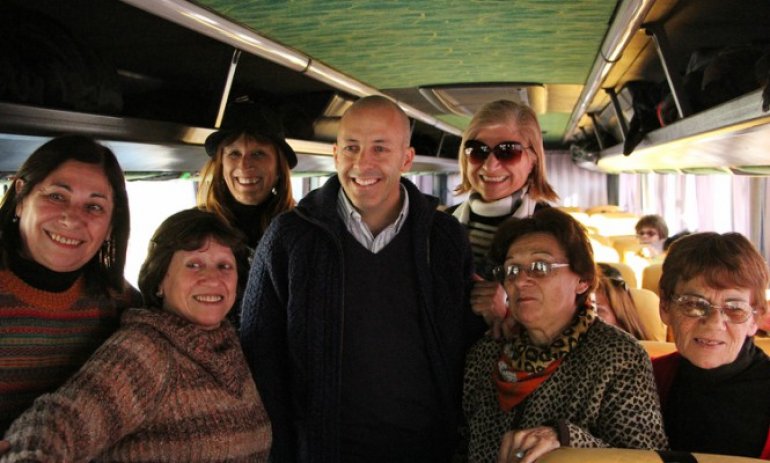 Más de 100 adultos mayores salieron de excursión a la Ciudad de Buenos Aires