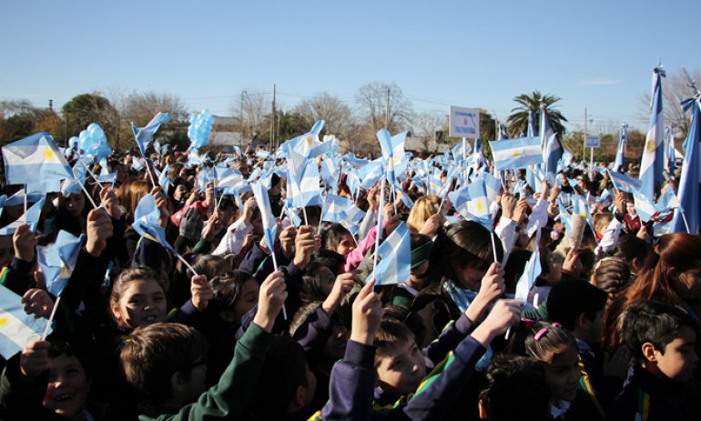 Más de 4.000 chicos hicieron su promesa de lealtad a la Bandera