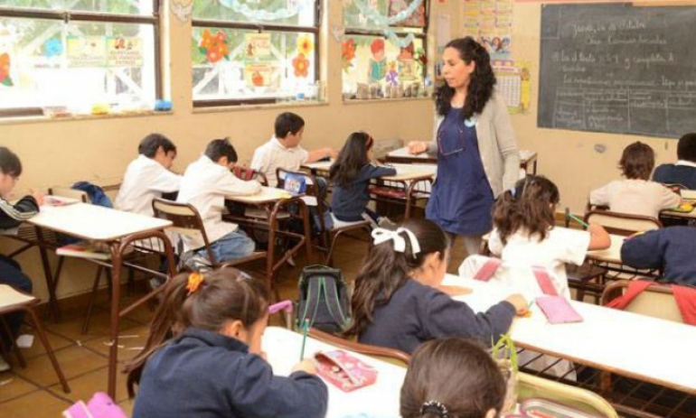 Conflicto docente al rojo vivo: Vidal hará un pago extra para los maestros que no hicieron paro