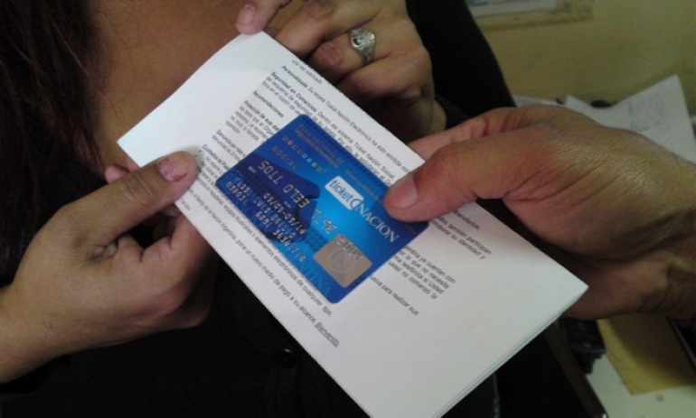 Comienzan los operativos para la entrega de nuevas tarjetas azules “Ticket Nación”