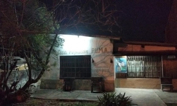 Gracias a la ayuda de la comunidad, le reconectaron la luz a una biblioteca