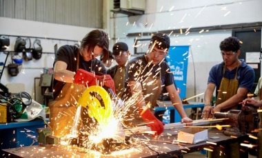Jóvenes estudiantes se capacitan en el Programa “Pilar aprende y trabaja”