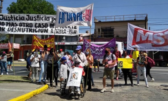 Marcha en el Concejo Deliberante por la muerte de una adolescente