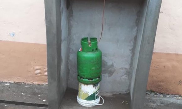 Temor en una escuela secundaria por una precaria instalación de gas