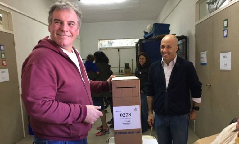 Gustavo Trindade votó en Fátima y celebró que "este día la democracia se vista de fiesta"
