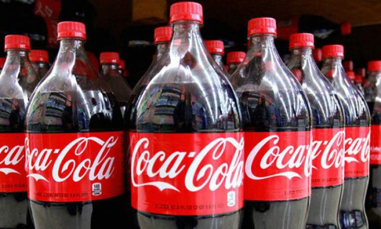 Denuncian despidos masivos en una planta distribuidora de Coca Cola en Pilar