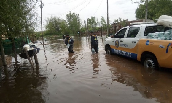 Por la crecida del Río Luján, sube la cantidad de evacuados en Pilar