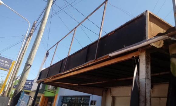 Vandalizaron la fachada de un local partidario del Frente de Todos