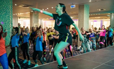 Pilar recibe una Masterclass internacional de zumba con invitados de lujo