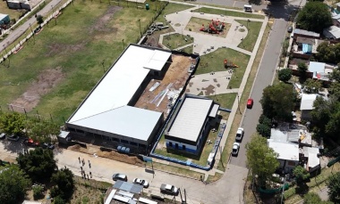 Achával recorrió la obra de la Secundaria N° 14 de Monterrey