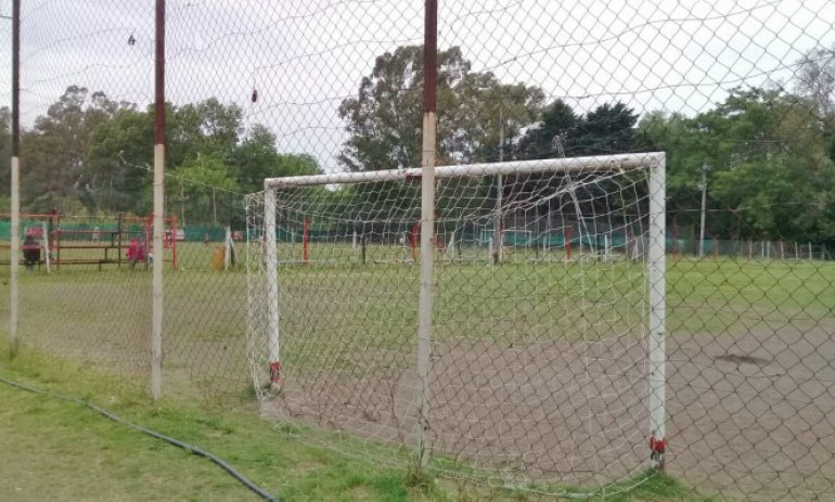 Desvalijaron la sede del Club Deportivo Villa Rosa: se llevaron hasta las camisetas de los chicos