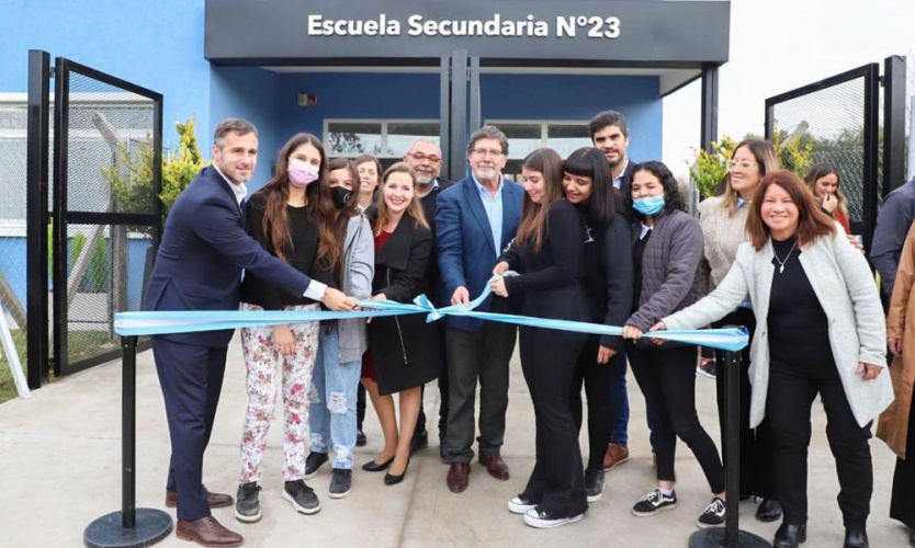 La Comuna inauguró una nueva escuela secundaria en Presidente Derqui
