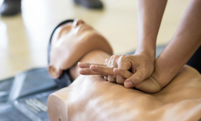El Hospital Austral brindará un curso gratuito de Reanimación Cardio Pulmonar