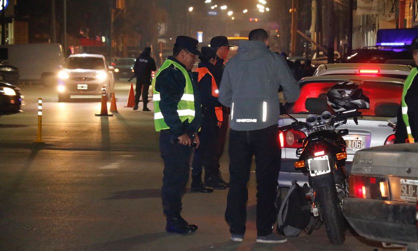 Tras los reclamos de comerciantes y vecinos, la Policía saturó Pilar centro