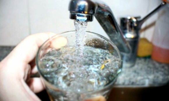 Preocupación en escuelas: estudios sobre el agua arrojan que no es potable