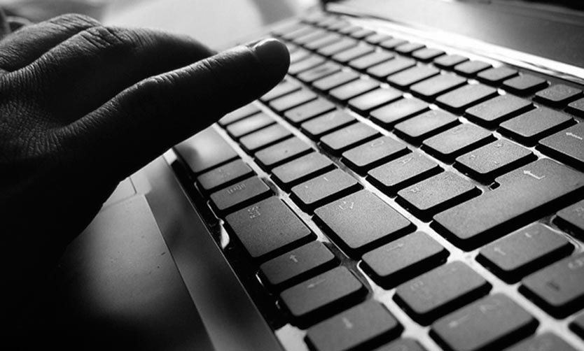 La Defensoría pide a la gente que esté en "alerta" para evitar estafas virtuales