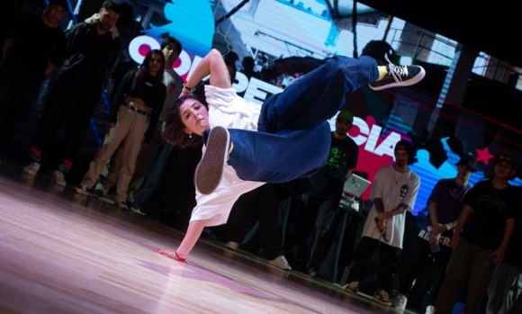 El programa cultural “El Ritmo de mi calle” llega a Pilar con música, baile y freestyle