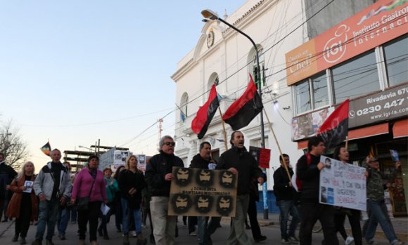 En Pilar se marchó para exigir la aparición con vida de Santiago Maldonado