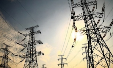 El Gobierno advierte sobre cortes de luz ante una posible ola de calor del verano