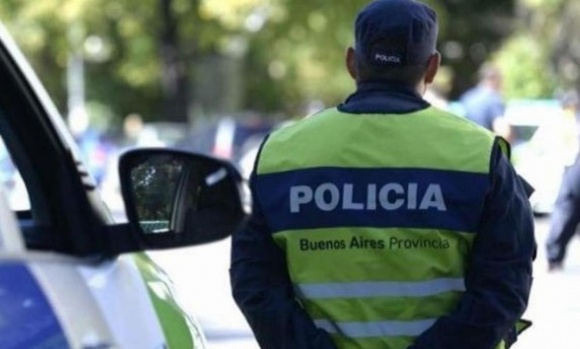 Caen tres policías bonaerenses acusados de robar más de 300 mil pesos en un allanamiento