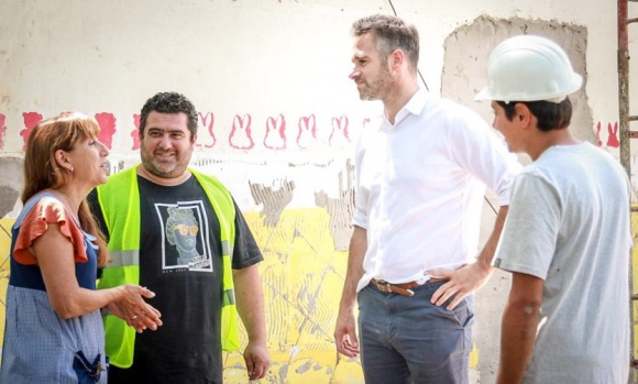 Achával recorrió obras en edificios educativos: “Vamos a recuperar la dignidad de las escuelas”