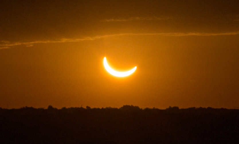 El eclipse visto desde la lente de un fotógrafo de Pilar