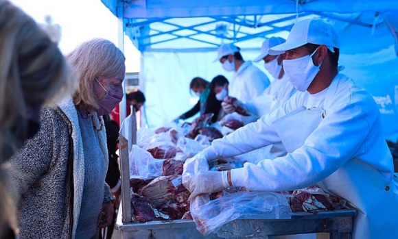 El Mercado Federal Ambulante llega con alimentos frescos y cortes de carne a precios populares