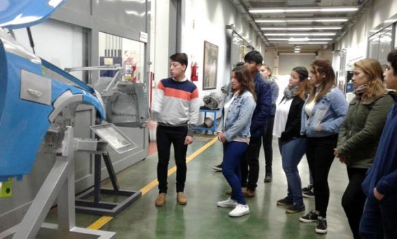 Alumnos de escuelas técnicas sumaron conocimiento en dos empresas de Pilar