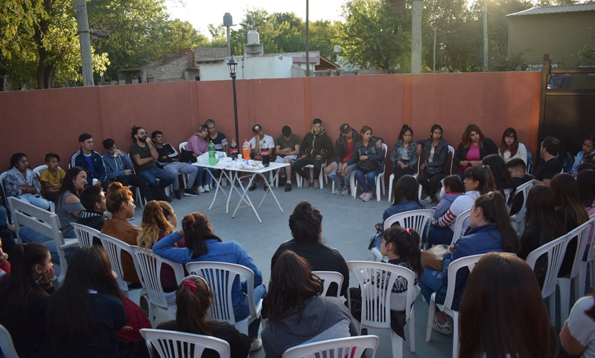 Ricci y Álvarez, del Frente Renovador, escucharon las inquietudes de más de 150 jóvenes