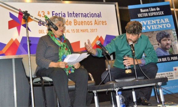 Pilar dijo presente en la Feria Internacional del Libro de la mano del escritor Víctor Koprivsek