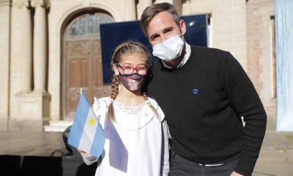 Achával encabezó el acto de Promesa a la Bandera en el Pellegrini