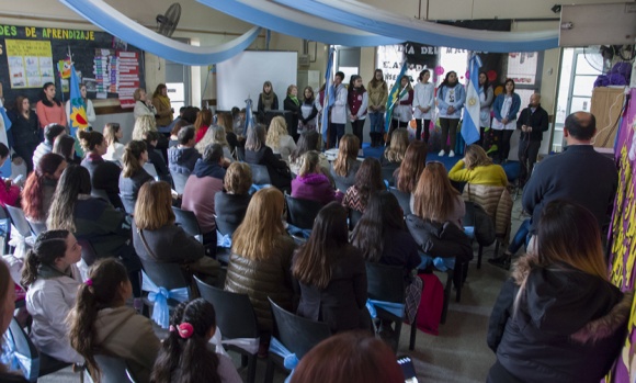 El Municipio presente en el homenaje del día del maestro