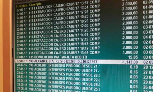 Denuncia que una empresa le descontó dinero de una cuenta bancaria sin autorización