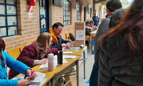 Comienzan a conocerse los primeros resultados de las elecciones en Pilar