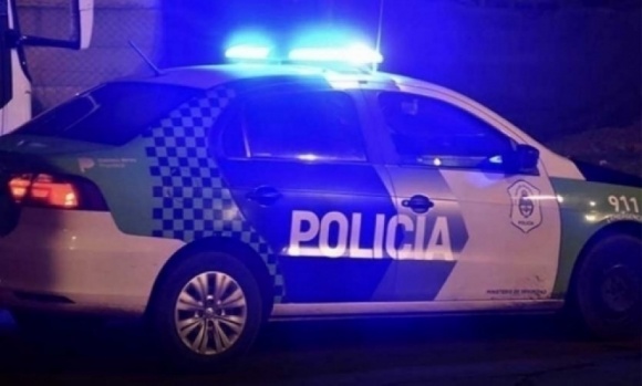 Un hombre armado fue detenido mientras recorría los alrededores de un barrio privado