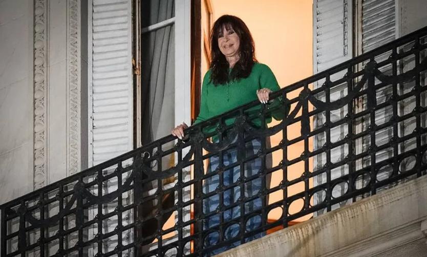 Nuevo parte médico: Cristina seguirá internada con antibióticos y drenaje peritoneal