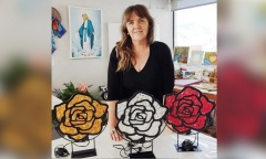 La artista pilarense Silvia Kuhn exhibe sus obras en mosaico