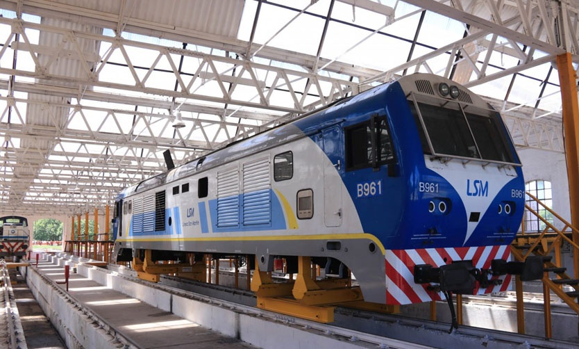 Por la situación “crítica” del servicio del San Martín, apuran la reparación de 24 locomotoras
