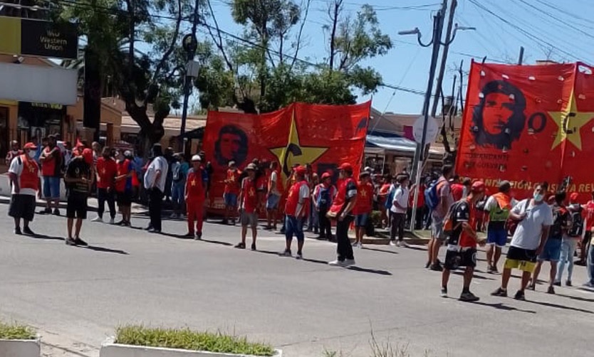 Organizaciones sociales y políticas marcharon en el centro de Pilar