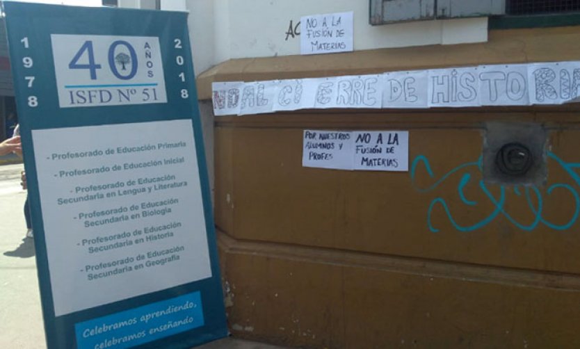 Estudiantes en alerta ante posible cierre del profesorado de historia en Pilar