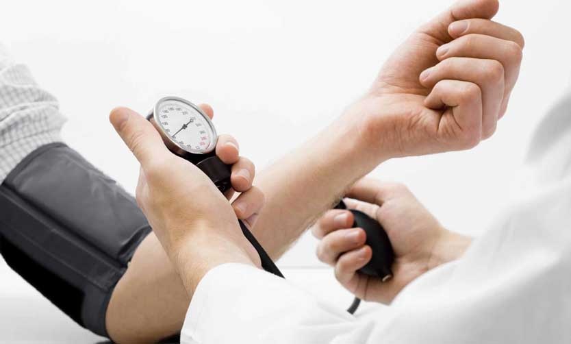 Hipertensión y adultos mayores: los riesgos de no tratar esta patología