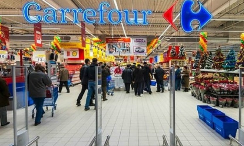 Carrefour entró en crisis y podría despedir a miles de trabajadores