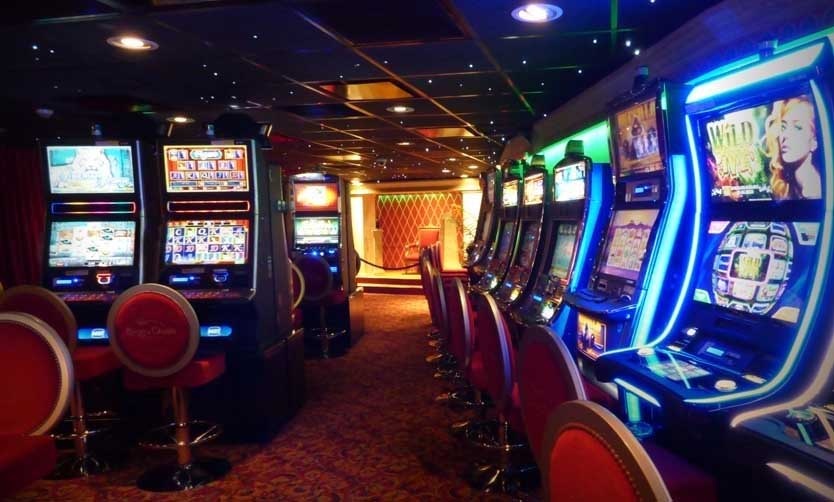 Autorizan la reapertura de salas de bingo y casinos con aforo del 30%