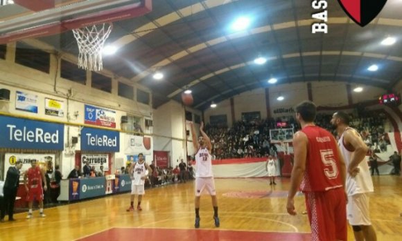 Básquet: Derqui debutó en el Federal con un triunfo histórico