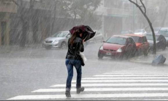 Rige alerta meteorológico por fuertes lluvias y ráfagas de viento