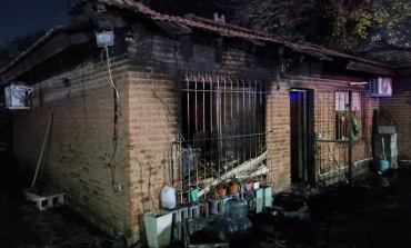 Voraz incendio destruyó parte de una casa en Del Viso