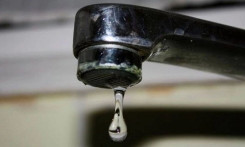 Vecinos reclaman por dificultades con el suministro de agua corriente