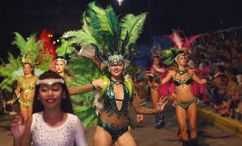 Multitudinario cierre de los Carnavales de la Familia en Pilar