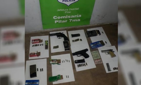 Amenazó de muerte a su mujer y le encontraron varias armas de fuego