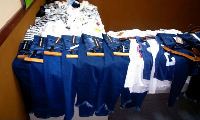 "Mecheros" robaron ropa valuada en más de 66 mil pesos de locales de un shopping de Pilar